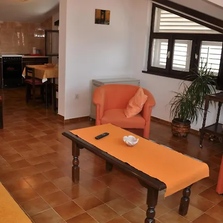 Vela Borka Apartman *